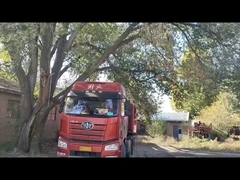 配送業者が倉庫に商品を卸している