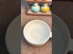 チーズ味のポテトチップスホットチキンヌードルは本当においしいです。