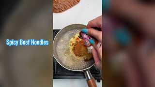 旨辛牛肉春雨麺 189g×12樽