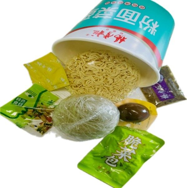 メニューに最高の即食ヌードルとヴァルミチェリを味わう