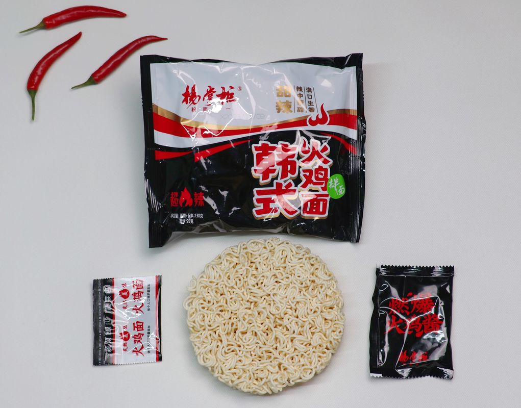 130g*24 インスタントヌードル 熱いチキンの味