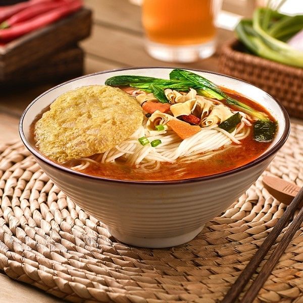 焼かないラーメン インスタントヌードル HK リッチジュース 味 甘くて辛く 辛く中国ヌードル