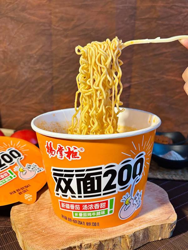 12ヶ月の賞味期限、樽入りインスタントラーメン（カントリーマーケット向け）