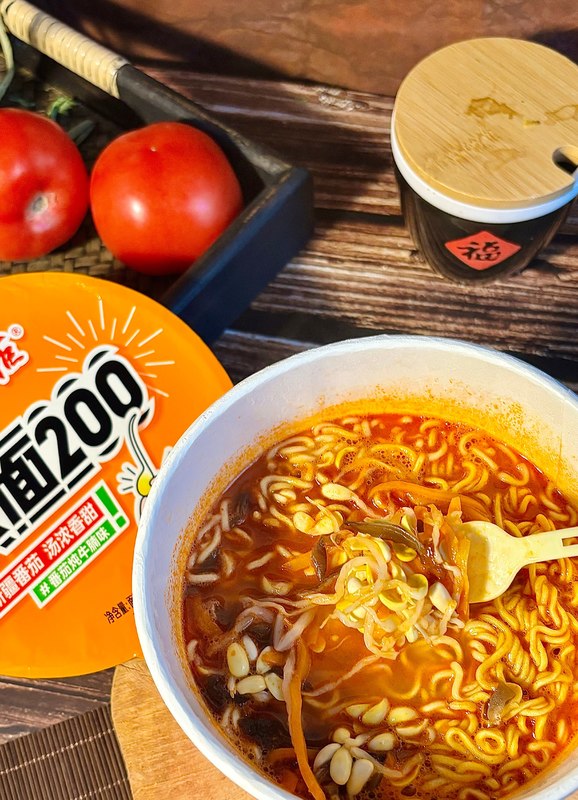 辛くない、伝統的な食材を使ったインスタントラーメン 12ヶ月の賞味期限