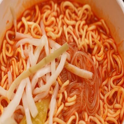 中華インスタント麺　インスタント麺　春雨入り　タニシ麺風味　ガラスヌードル